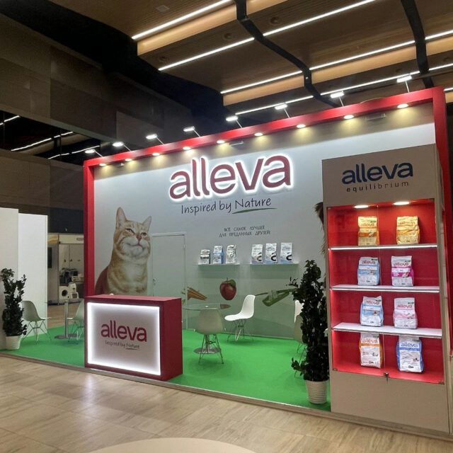 Коллективный стенд трех компаний: Alleva, Триста и Кот Матрос